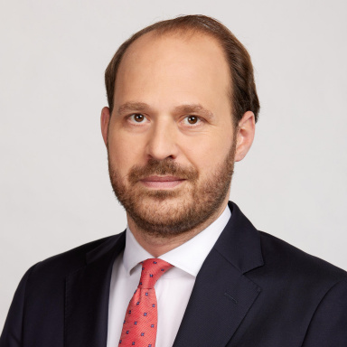 Portraitfoto von Dr. Nikolaus Scherak, MA